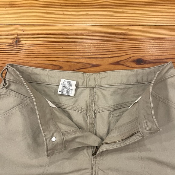Carhartt Women's Vintage WB164 Six Pocket Cargo Shorts Tan Size 8 - Picture 4 of 11